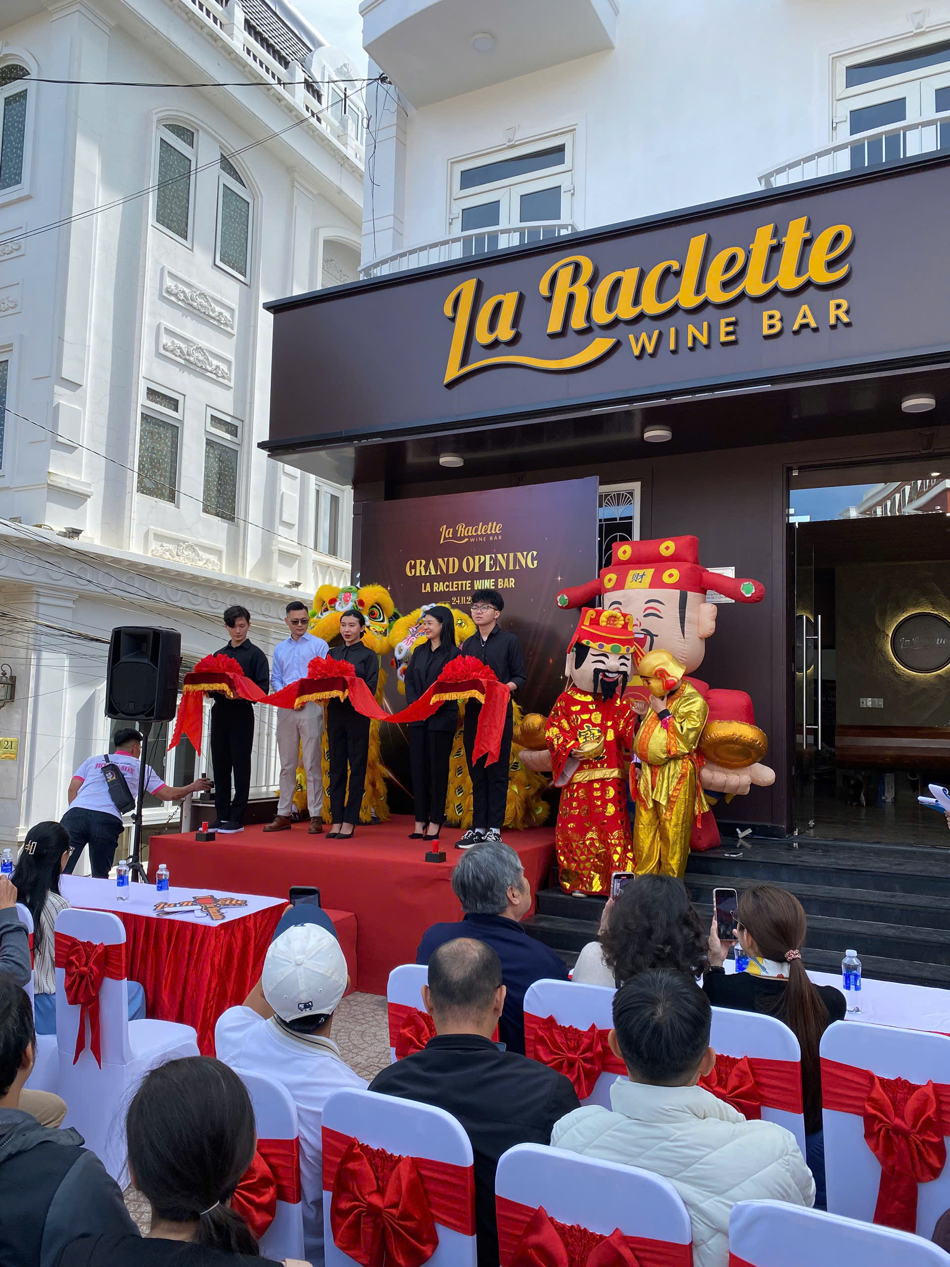 Sự kiện khai trương cùng La Raclette Wine Bar Đà Lạt